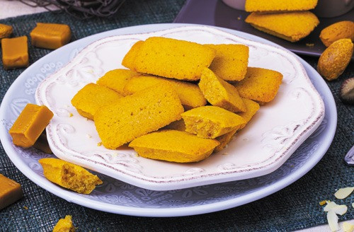 Petits financiers au caramel beurre salé Petits financiers au caramel beurre salé