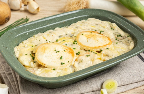 Gratin aux pommes de terre, poireaux et fromage de chèvre