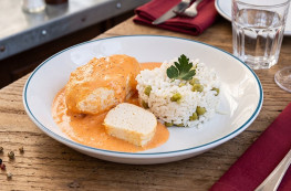 Quenelle de brochet sauce Nantua et son riz